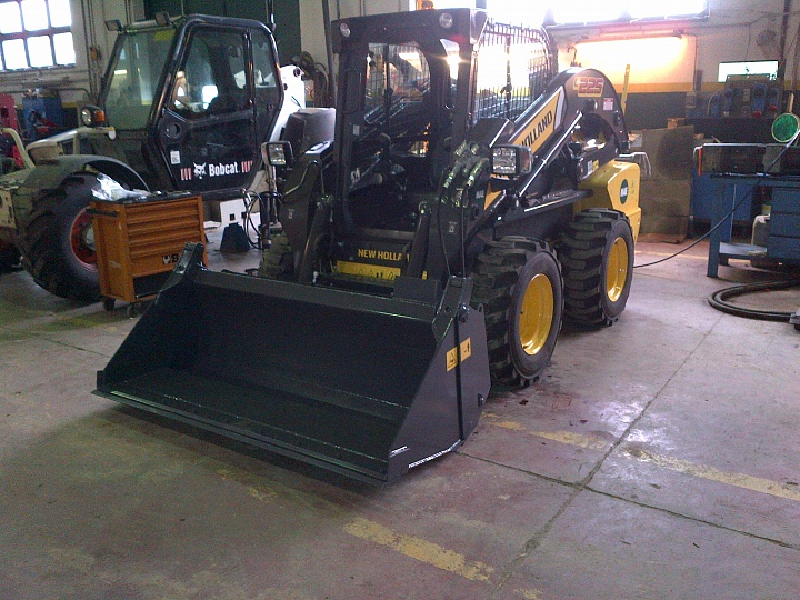 BM Ковш 4в1 двухчелюстной многофункциональный 