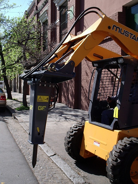 MH Гидромолот