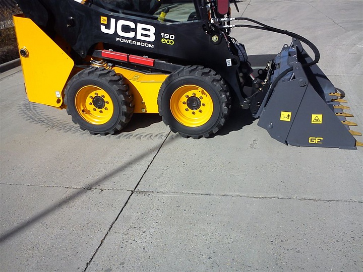 BM Ковш 4в1 двухчелюстной многофункциональный 